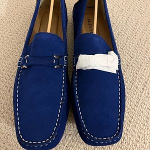 *RARE* NEW IN BOX ALFANI AUTHENTIC ROYAL BLUE SUEDE LOAFERS